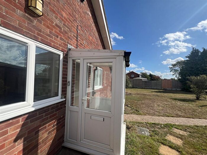 2 Bedroom Bungalow For Sale In Moor Park, Ruskington, NG34