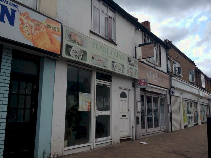 Flat To Rent In Green Wrythe Lane, Carshalton, SM5