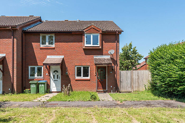 2 Bedroom End Of Terrace House For Sale In Campion Close, Warsash., SO31
