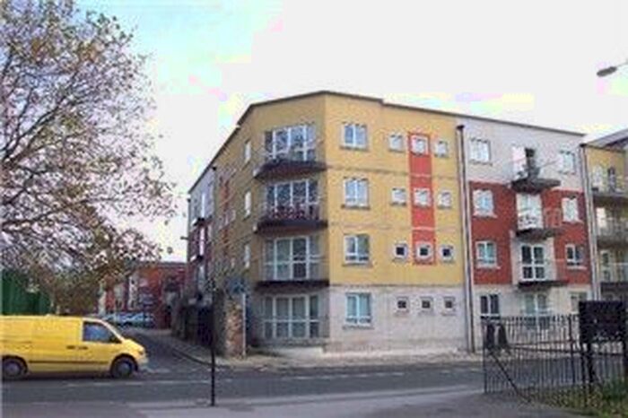 2 Bedroom Flat To Rent In Gloucester Square, Southampton, SO14