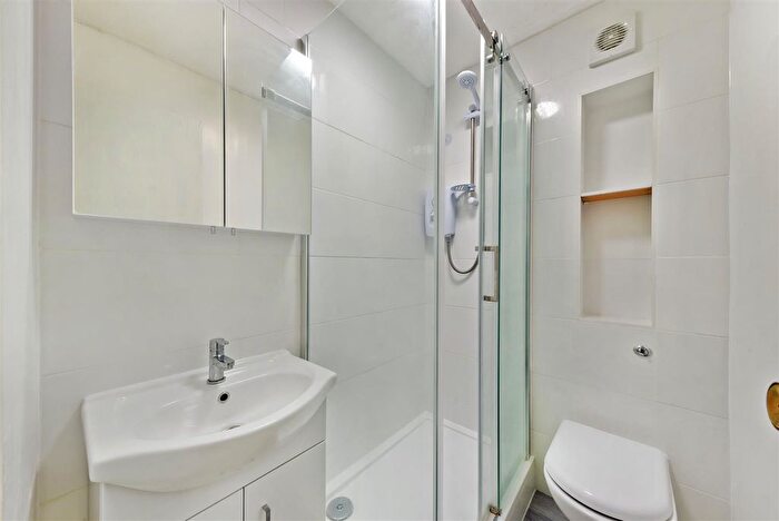 1 Bedroom Maisonette To Rent In Reynolds Close, Colliers Wood, London, SW19