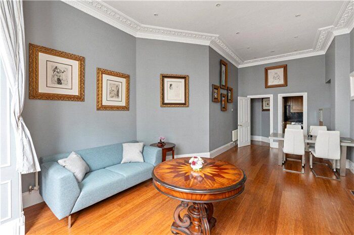 2 Bedroom Flat For Sale In Queensberry Place, London, SW7