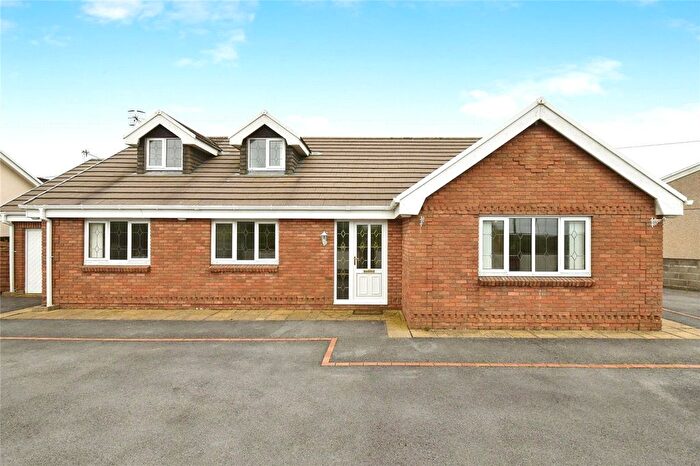 5 Bedroom Bungalow For Sale In Llannon Road, Llanelli, Carmarthenshire, SA14