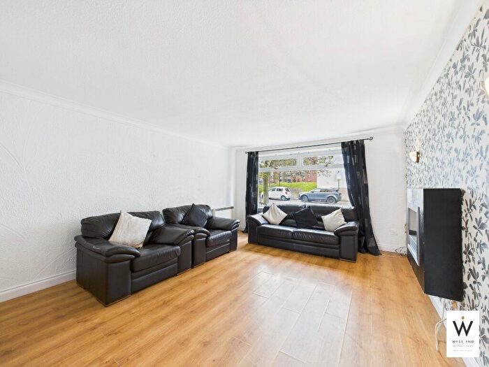 3 Bedroom Flat To Rent In St Mungo Avenue, Townhead, Glasgow, G4