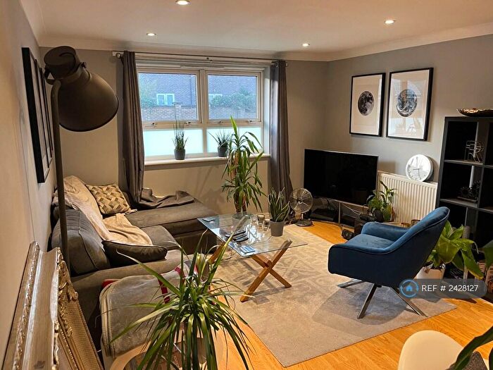 2 Bedroom Flat To Rent In Millennium Drive, London, E14