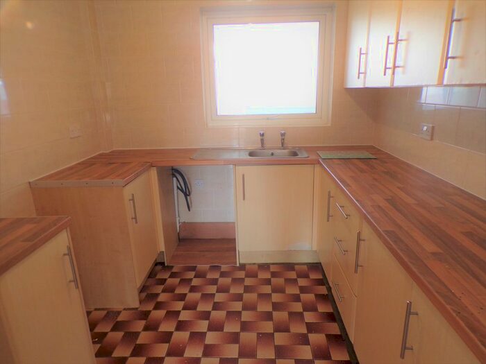 3 Bedroom Semi-Detached House To Rent In Sutherland Road, Blackpool, FY1