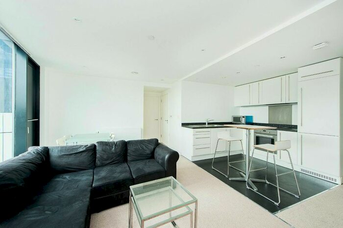 2 Bedroom Flat To Rent In The Strata, Elephant And Castle, Elephant And Castle, London, SE1