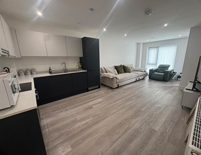 1 Bedroom Flat To Rent In Whiffens Avenue, Chatham, ME4