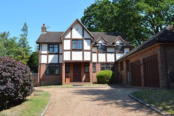 5 Bedroom Detached House To Rent In Churchfields Avenue, Weybridge, KT13