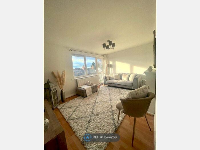 2 Bedroom Flat To Rent In Talbot Court, Radcliffe-On-Trent, Nottingham, NG12