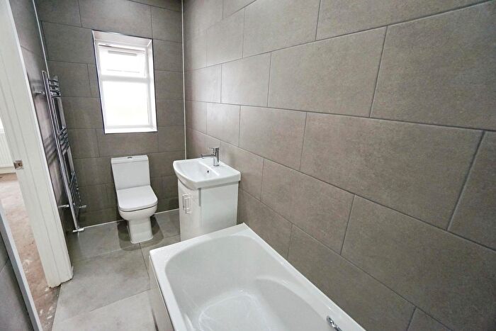 4 Bedroom Bungalow For Sale In Bailey Road, Bilston, WV14