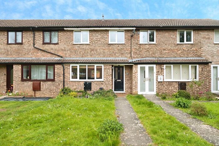 3 Bedroom Terraced House For Sale In Wear Road, Bicester, OX26