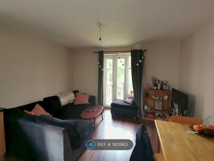 4 Bedroom Flat To Rent In Hugh Morgan House, London, SW4