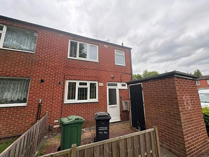 4 Bedroom End Of Terrace House For Sale In Milton Court, Loughborough, LE11