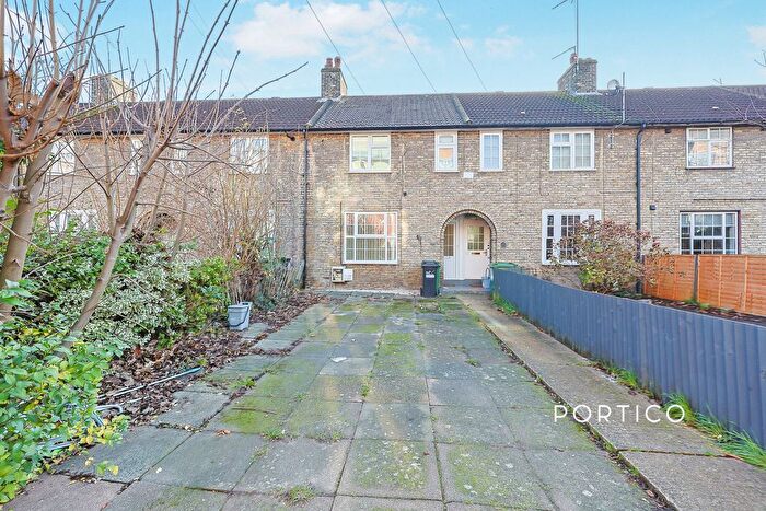 3 Bedroom Property To Rent In Heathstan Road, London, W12