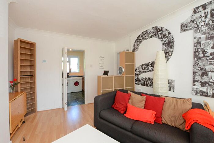 1 Bedroom Maisonette To Rent In Vicarage Fields, Walton On Thames, Surrey, KT12