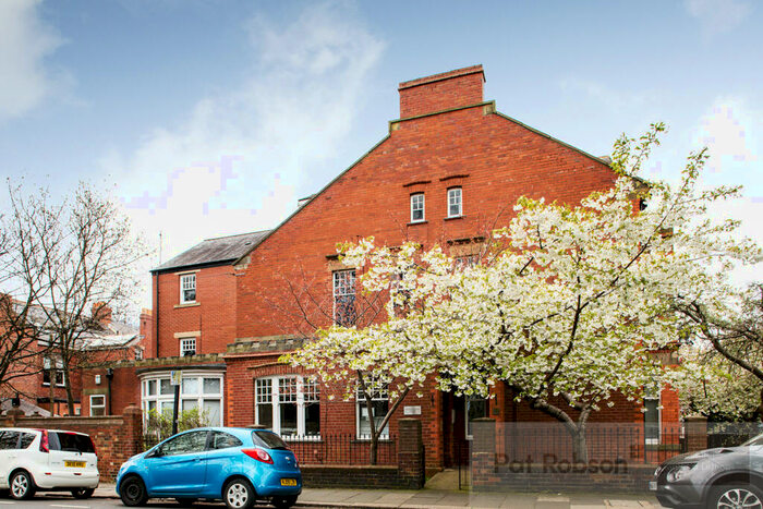 3 Bedroom Apartment To Rent In Henshelwood House (Apt ), Tankerville Terrace, Jesmond, Newcastle Upon Tyne, NE2