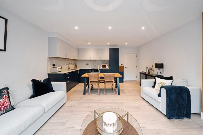 1 Bedroom Flat For Sale In Cowdrey Road, London, SW19