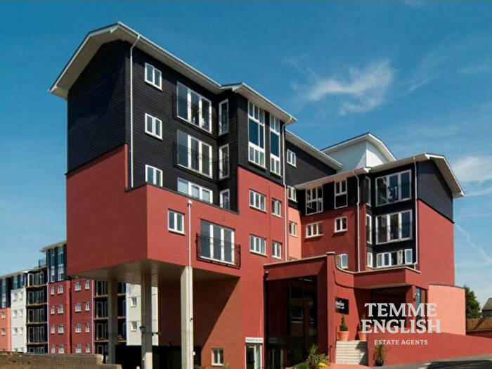 2 Bedroom Flat To Rent In Lower Southend Road, Wickford, Essex, SS11