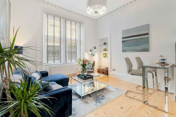 2 Bedroom Flat To Rent In Meadowpark Street, Dennistoun, Glasgow, G31