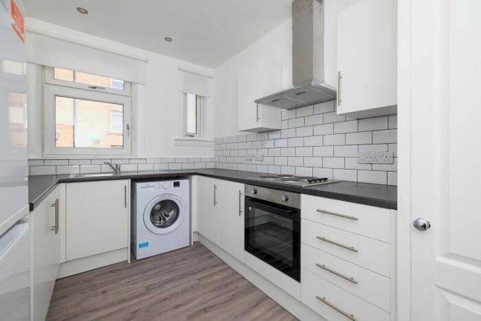 2 Bedroom Flat To Rent In Loons Road, Dundee, DD3