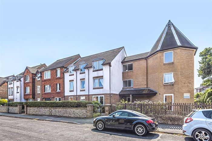 1 Bedroom Flat To Rent In Flat, Claremont Court, Campbell Road, Bognor Regis, West Sussex, PO21