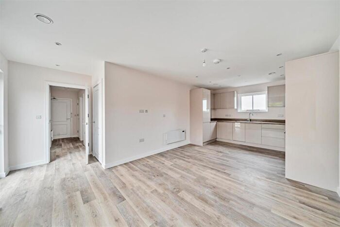 3 Bedroom Flat To Rent In London Road, Kingston Upon Thames - New Build Development, KT2