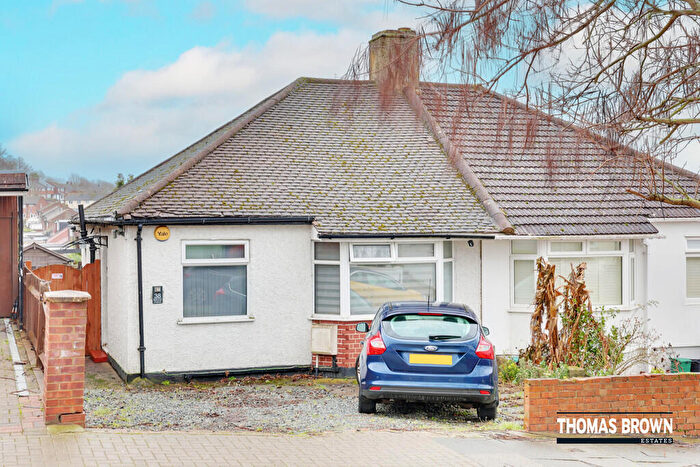 2 Bedroom Semi-Detached Bungalow For Sale In Edmunds Avenue, Orpington, BR5