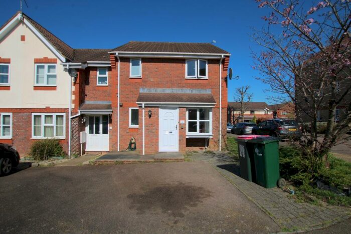 1 Bedroom House To Rent In Lyon Close, Maidenbower, RH10