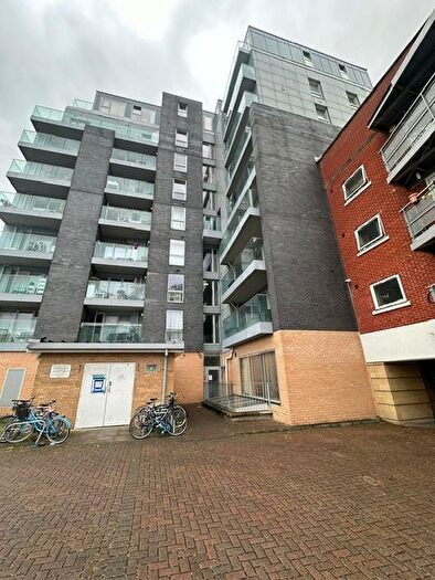 2 Bedroom Flat To Rent In Apartment, Theatro Tower, Creek Road, London, SE8