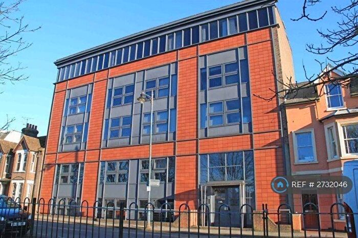 2 Bedroom Flat To Rent In Westside Apartments, Canterbury, CT2