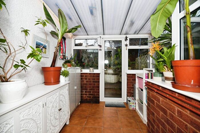 2 Bedroom Detached Bungalow For Sale In Holmebank West, Brockwell, Chesterfield, S40