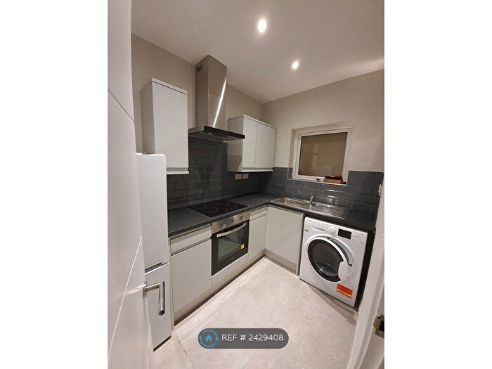 1 Bedroom Flat To Rent In Henry Court, Rotherham, S65