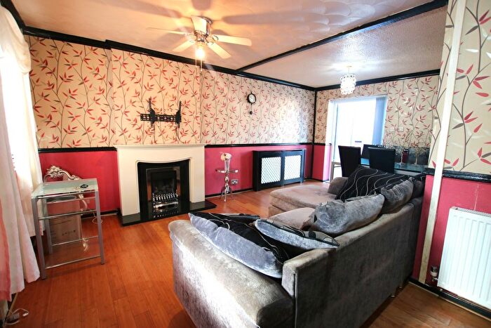 2 Bedroom Terraced House To Rent In York Street, Blackburn, BB2