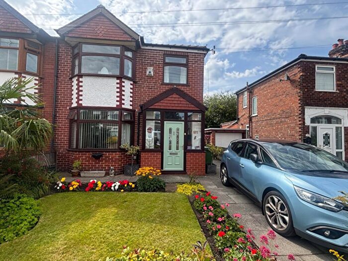 3 Bedroom Semi-Detached House For Sale In Bradwell Avenue, Stretford, M32