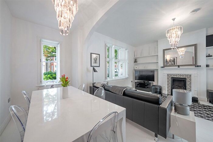 3 Bedroom Flat For Sale In Randolph Avenue, London, W9