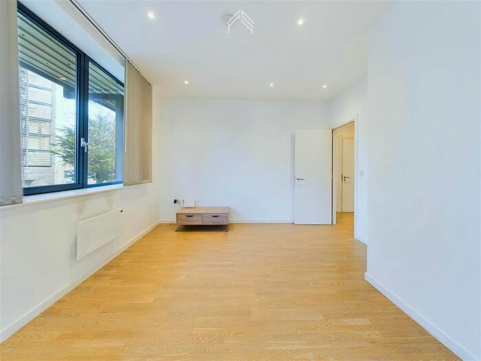1 Bedroom Flat To Rent In Turin Court, London, TW8