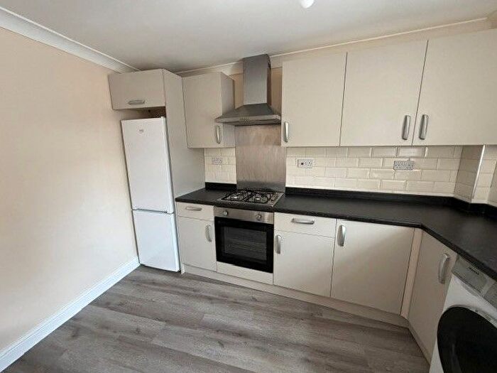 2 Bedroom Semi-Detached House To Rent In Reginald Street, Luton, LU2