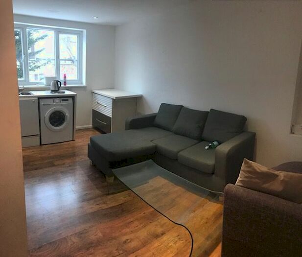 1 Bedroom Flat To Rent In Stamford Hill, Stoke Newington, N16