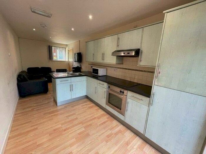 4 Bedroom Flat To Rent In Montgomery Place, Sheffield, Sheffield, S6