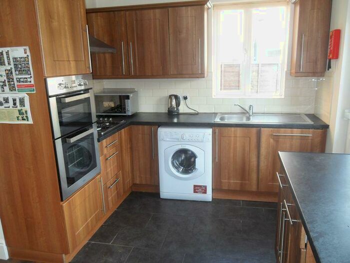 6 Bedroom House Of Multiple Occupation To Rent In Highfield Road, Nottingham, NG7