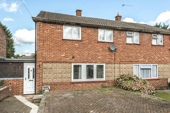 6 Bedroom Semi-Detached House To Rent In Homestall, Guildford, GU2
