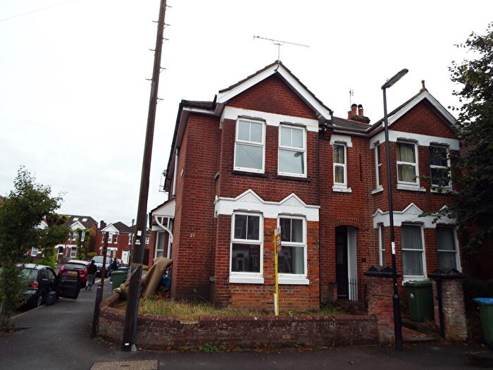 4 Bedroom House To Rent In Newcombe Road, Polygen, SO15