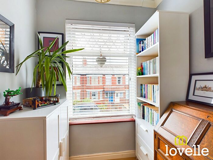 3 Bedroom End Of Terrace House For Sale In Aysgarth Avenue, Hull, East Riding Of Yorkshire, HU6