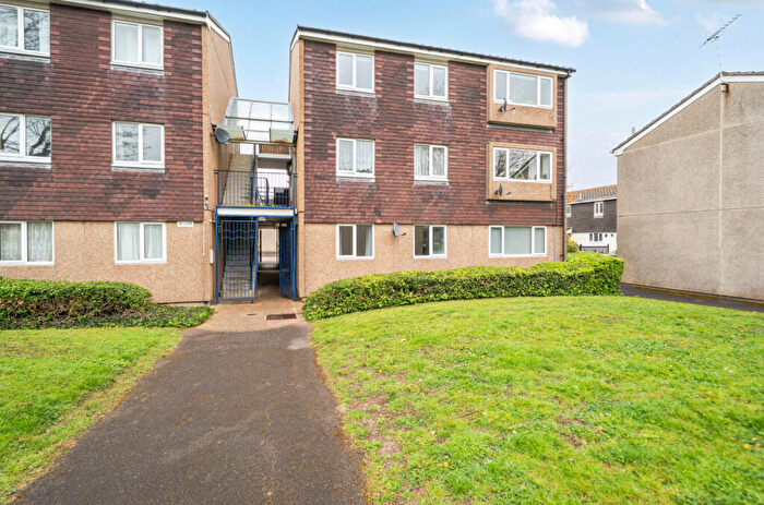 2 Bedroom Flat For Sale In Pipit Close, Hardway, Gosport, Hampshire, PO12
