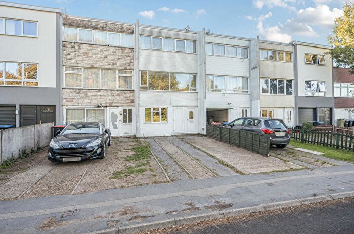 5 Bedroom Terraced House For Sale In Langland Road, Netherfield, Milton Keynes, MK6