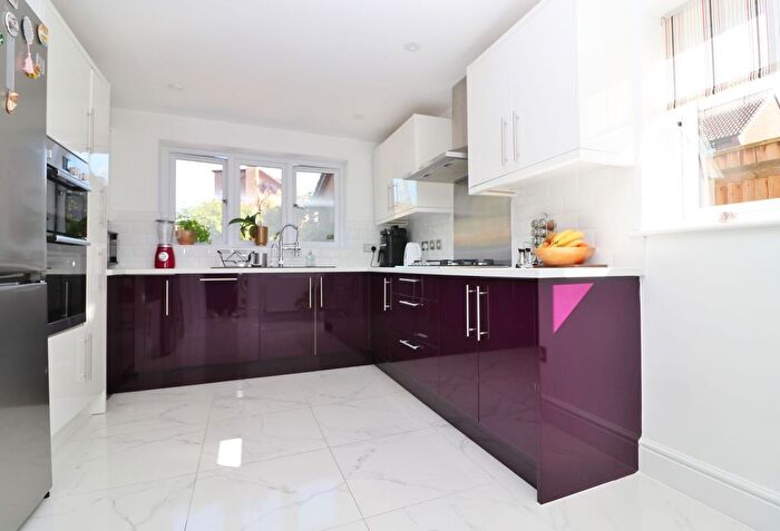 4 Bedroom Detached House For Sale In Oak Vale, West End, SO30