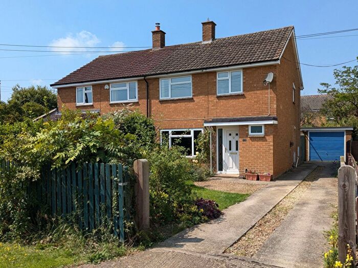 3 Bedroom Semi-Detached House For Sale In Farthinghoe Road, Charlton, Banbury, OX17