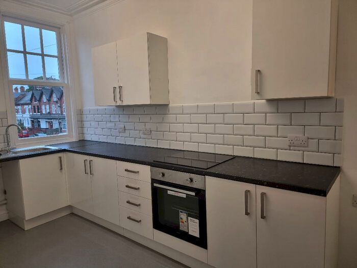 1 Bedroom Flat To Rent In Clarendon Park Road, Leicester, Leicestershire, LE2