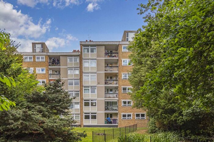 2 Bedroom Flat To Rent In Tilford Gardens, Southfields, SW19
